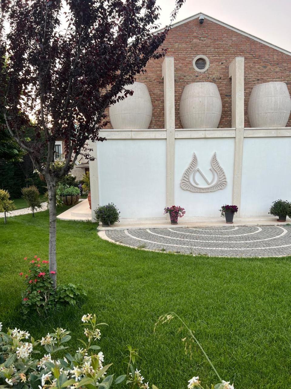 Nurellari Winery Cellar And Guest House 培拉特 外观 照片